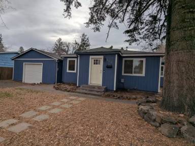 Main picture of 455 NE Clay Ave