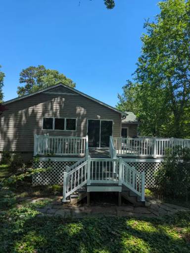 Main picture of 103 Sherwood Dr