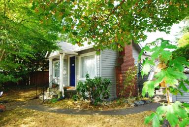 Main picture of 112 Blaine St