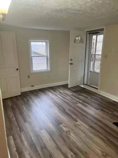 Main picture of 302 Stewart St