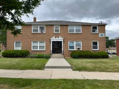 Main picture of 3135 S 47th St