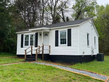 Main picture of 2694 Court Dr
