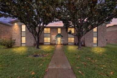 Main picture of 8024 Cambridge Cir