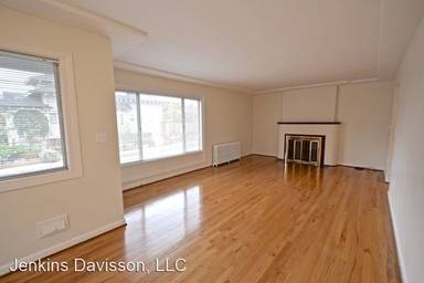 Main picture of 1260 SE 46th Ave
