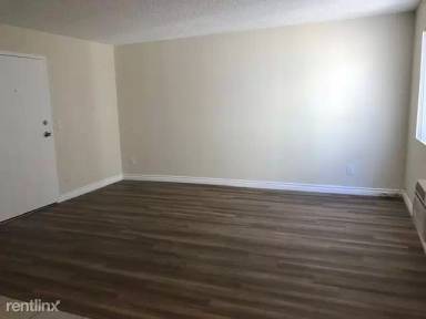 Main picture of 13253 Vanowen St