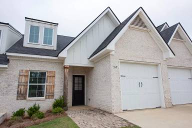 Main picture of 517 Cloverdale Dr