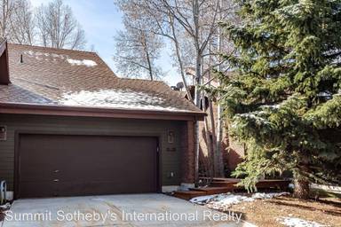 Main picture of 1501 Meadow Loop Rd