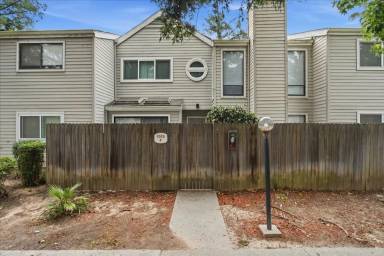 Main picture of 1515 Hood Rd