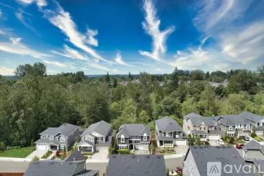 Main picture of 767 Lyons Ave NE