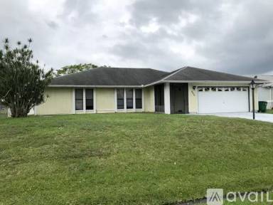 Main picture of 664 SW Dalton Cir