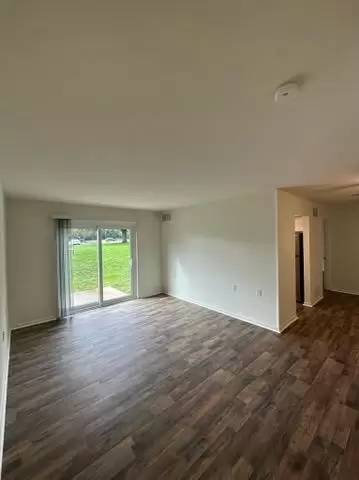 Main picture of Foxcroft Village Apartments