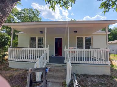 Main picture of 417 Hook Ave