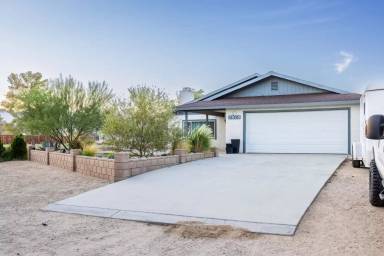 Main picture of 7070 Cactus Ave