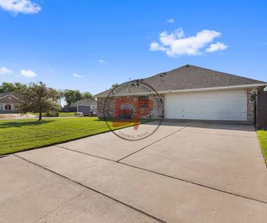 Main picture of 401 Topaz Cir