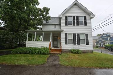Main picture of 736 Maple St