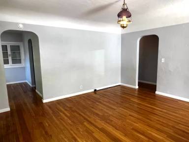 Main picture of 634 Burns St