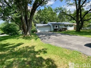 Main picture of 183 S Alling Rd