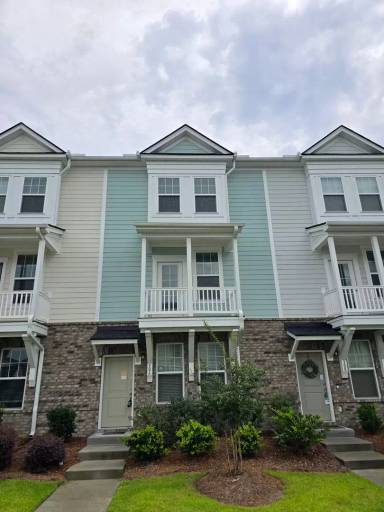 Main picture of 306 Pathfinder Way