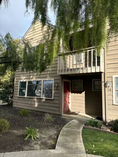 Main picture of 170 Gibson Dr