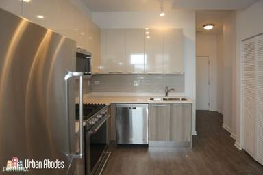 Main picture of 932 W Dakin St