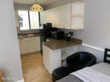 Main picture of 2021 SW 38th Ave