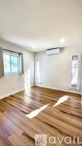 Main picture of 1624 E 8th St