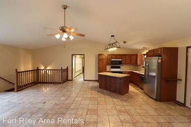 Main picture of 8627 Ridge Ln