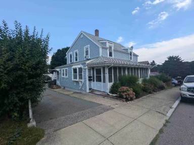 Main picture of 30 Atlantic St