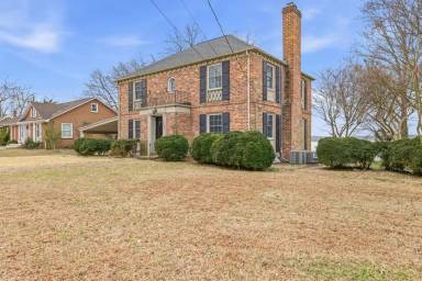 Main picture of 717 Francis St