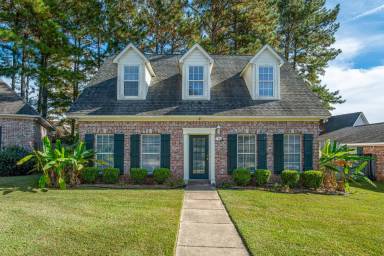 Main picture of 29 Hillcrest Dr