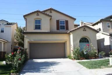 Main picture of 976 Blackburn Dr