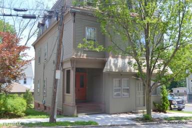 Main picture of 99 Governor St