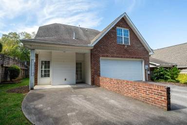 Main picture of 844 Poets Corner Way