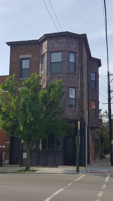 Main picture of 626 W 18th St