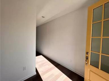 Main picture of 3981 Hester St