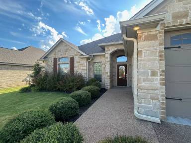 Main picture of 1709 Fabian Dr
