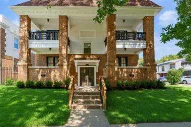 Main picture of 1800 W 41st St