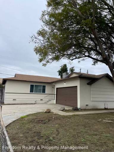 Main picture of 613 Sanford Dr