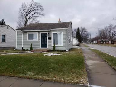 Main picture of 655 E Brockton Ave