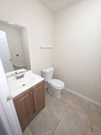 Main picture of 5140 SE 31st St