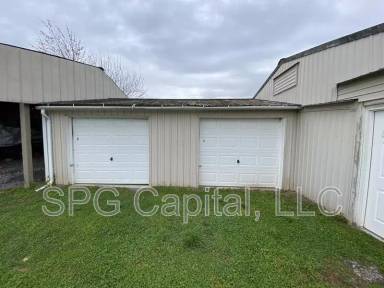 Main picture of 560 Carlisle Rd