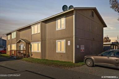 Main picture of 330 N Bliss St