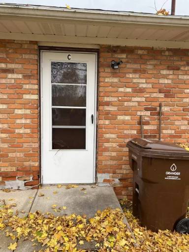 Main picture of 455 W Wright Ave