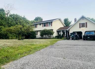 Main picture of 655 Porters Point Rd
