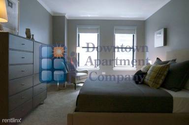 Main picture of 201 E Delaware Pl