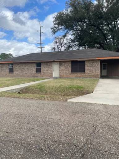 Main picture of 103 Kennedy Dr