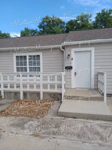 Main picture of 1900 W 10th St