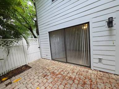 Main picture of 7681 Tamara Lee Ct