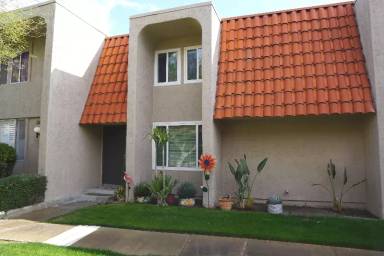 Main picture of 266 E Via Escuela