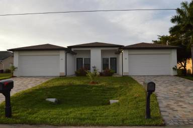 Main picture of 258 SW 3rd Ter